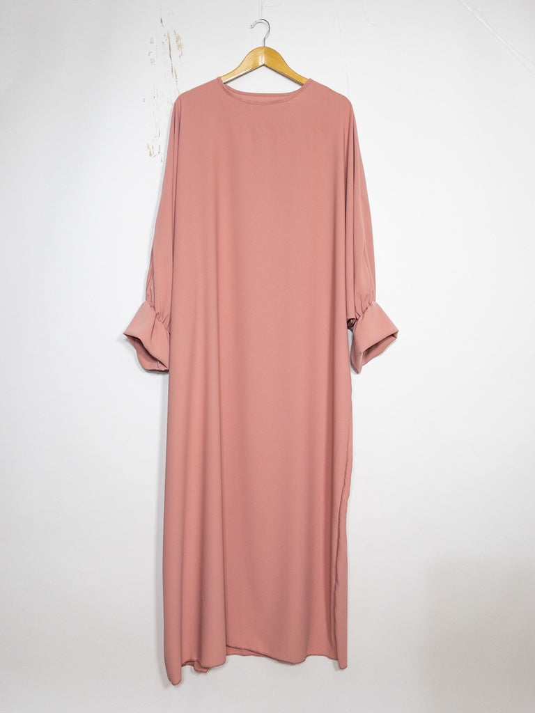 Abaya longue ref: 23312pk - Abaya longue large en Soie de Médine élégante et fluide