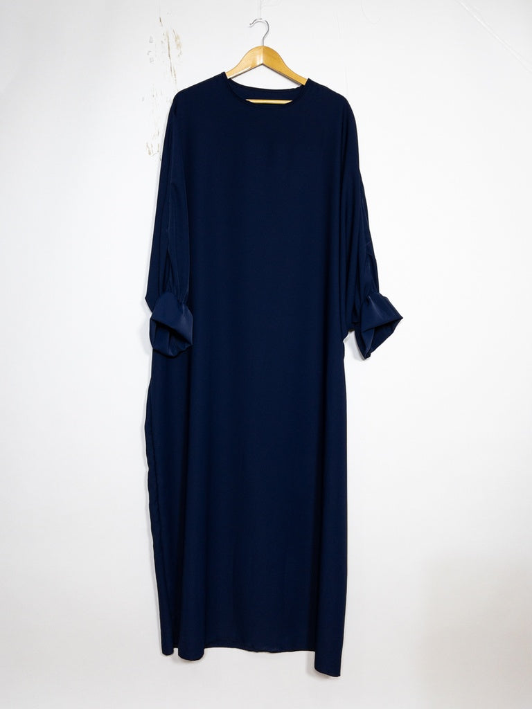 Abaya longue ref: 23312pk - Abaya longue large en Soie de Médine élégante et fluide