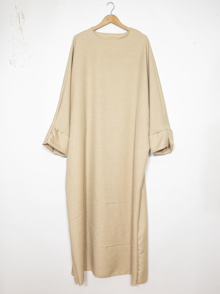 Robe Abaya REF: 2382XLM Manche papillon coupe ample avec fente sur les manches tissu léger et fluide