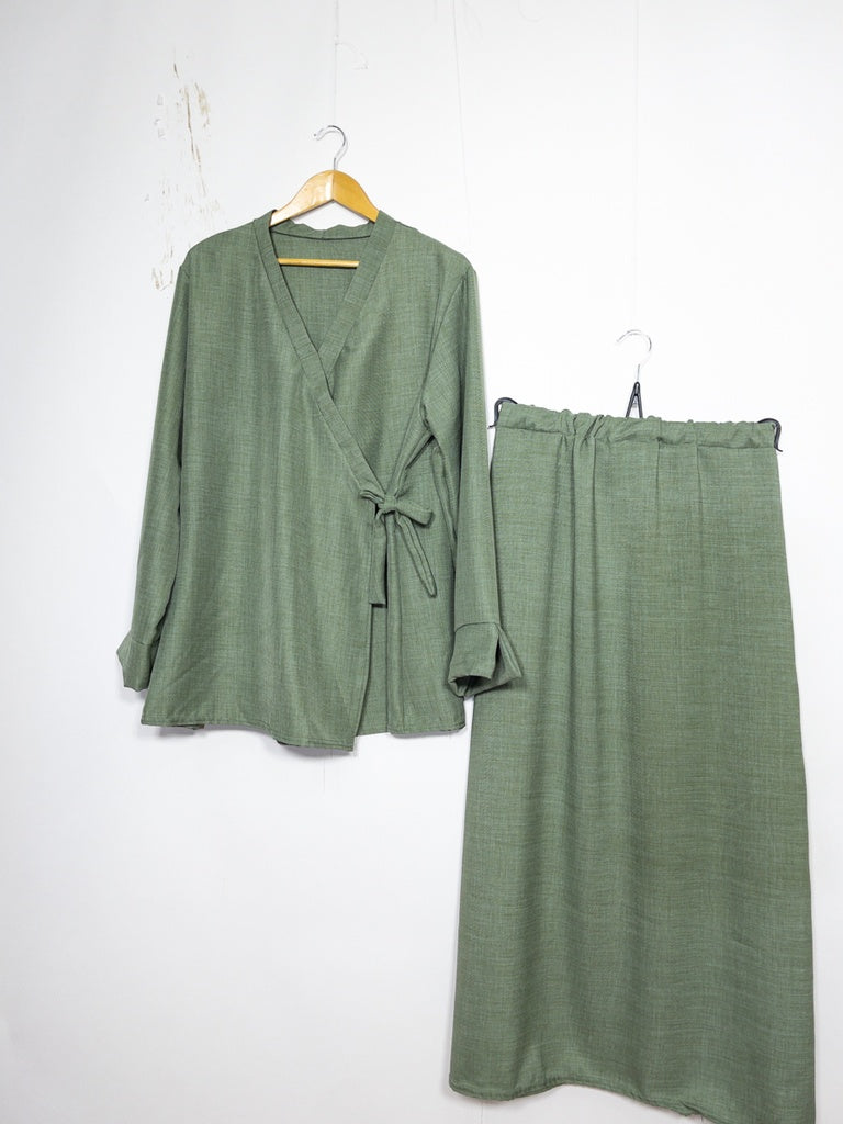 Ensemble EN2385XLM-JU - haut croisé avec nœud sur les côtés style kimono avec jupe évasée