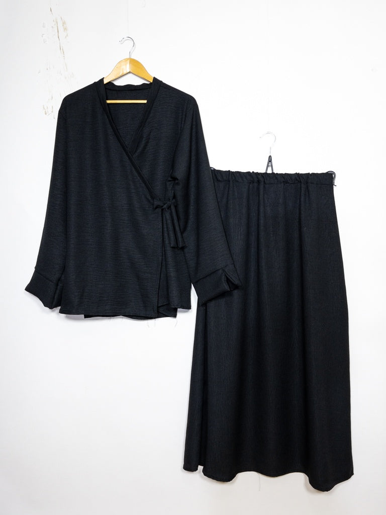 Ensemble EN2385XLM-JU - haut croisé avec nœud sur les côtés style kimono avec jupe évasée