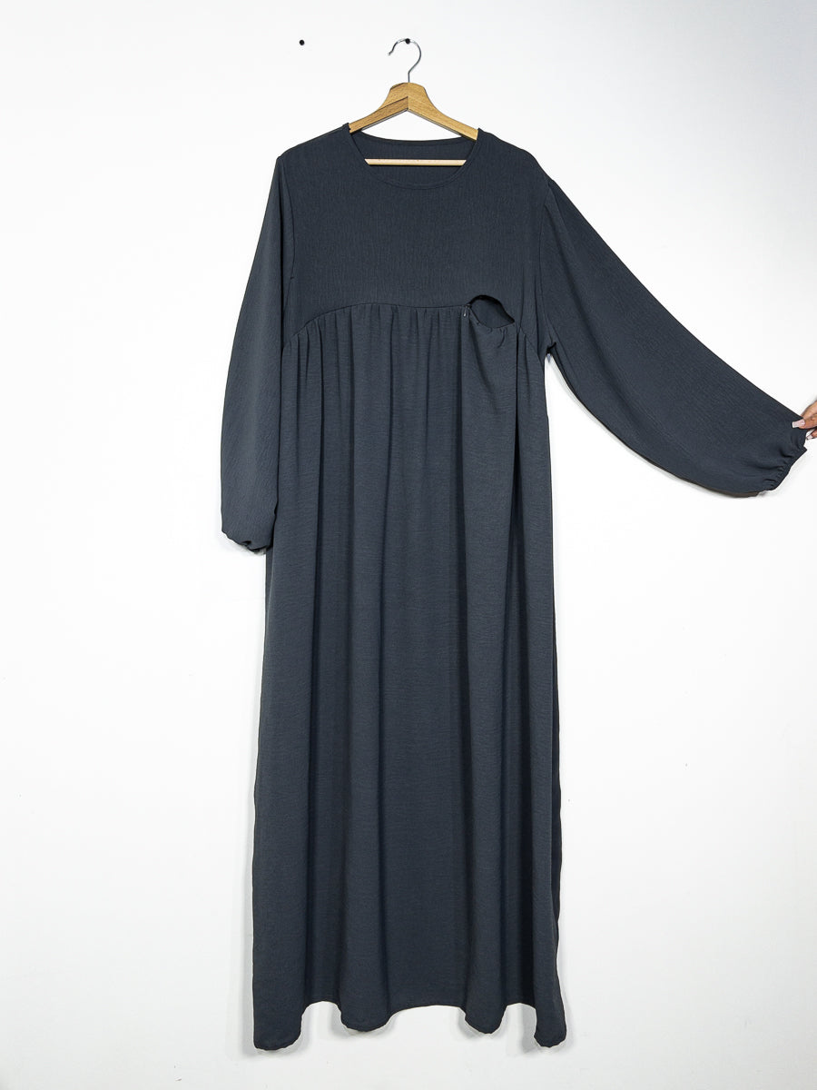 Abaya d'allaitement en jazz ouverture zip REF:RO2512JAZZ - manches bouffantes et coupe fluide facilitant l’allaitement en toute discrétion.