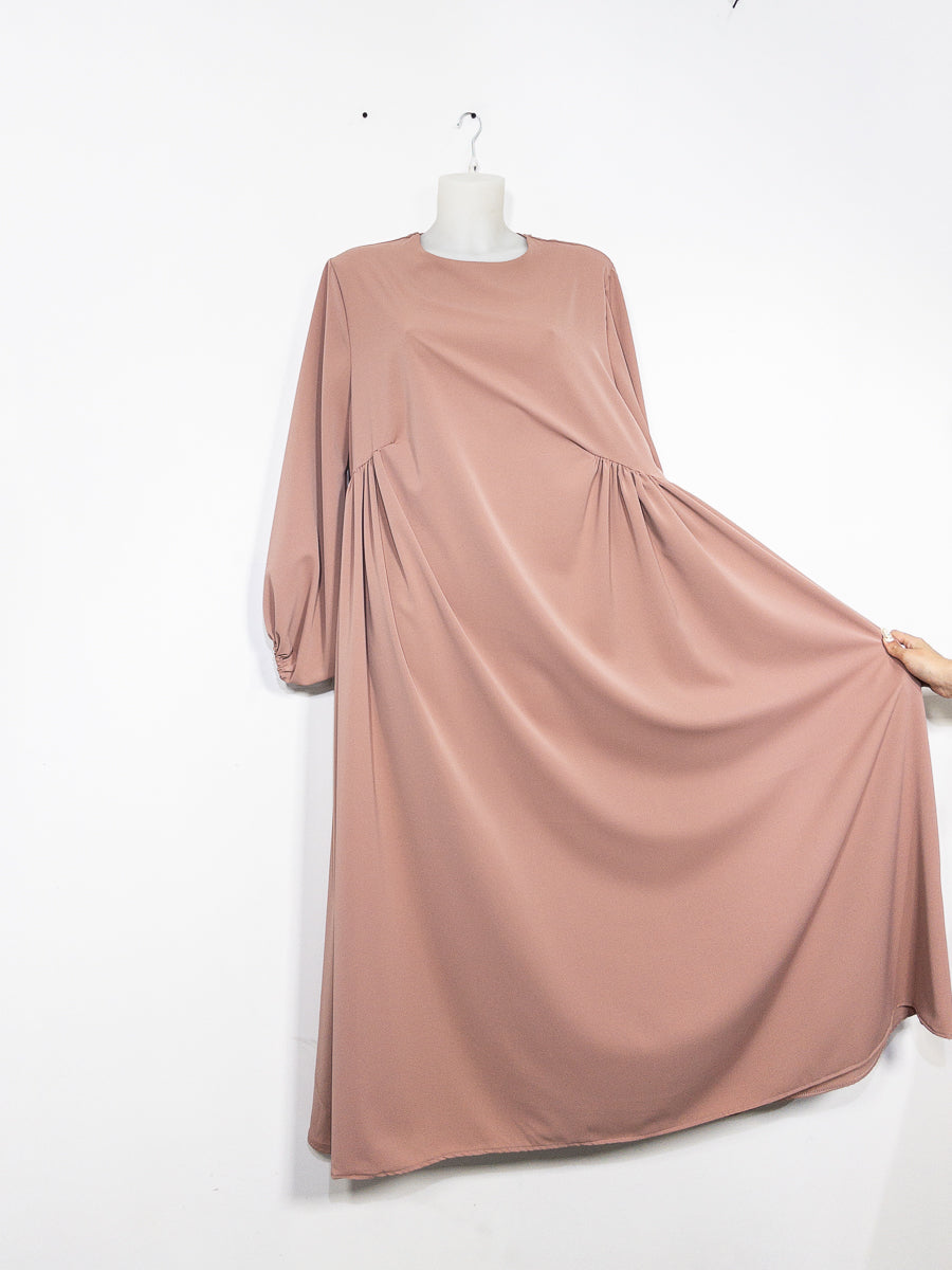 Robe abaya en Soie de Médine Ref: Ro2509pk - Robe abaya en Soie de Médine subtilement froncée au buste coupe fluide avec manches bouffantes