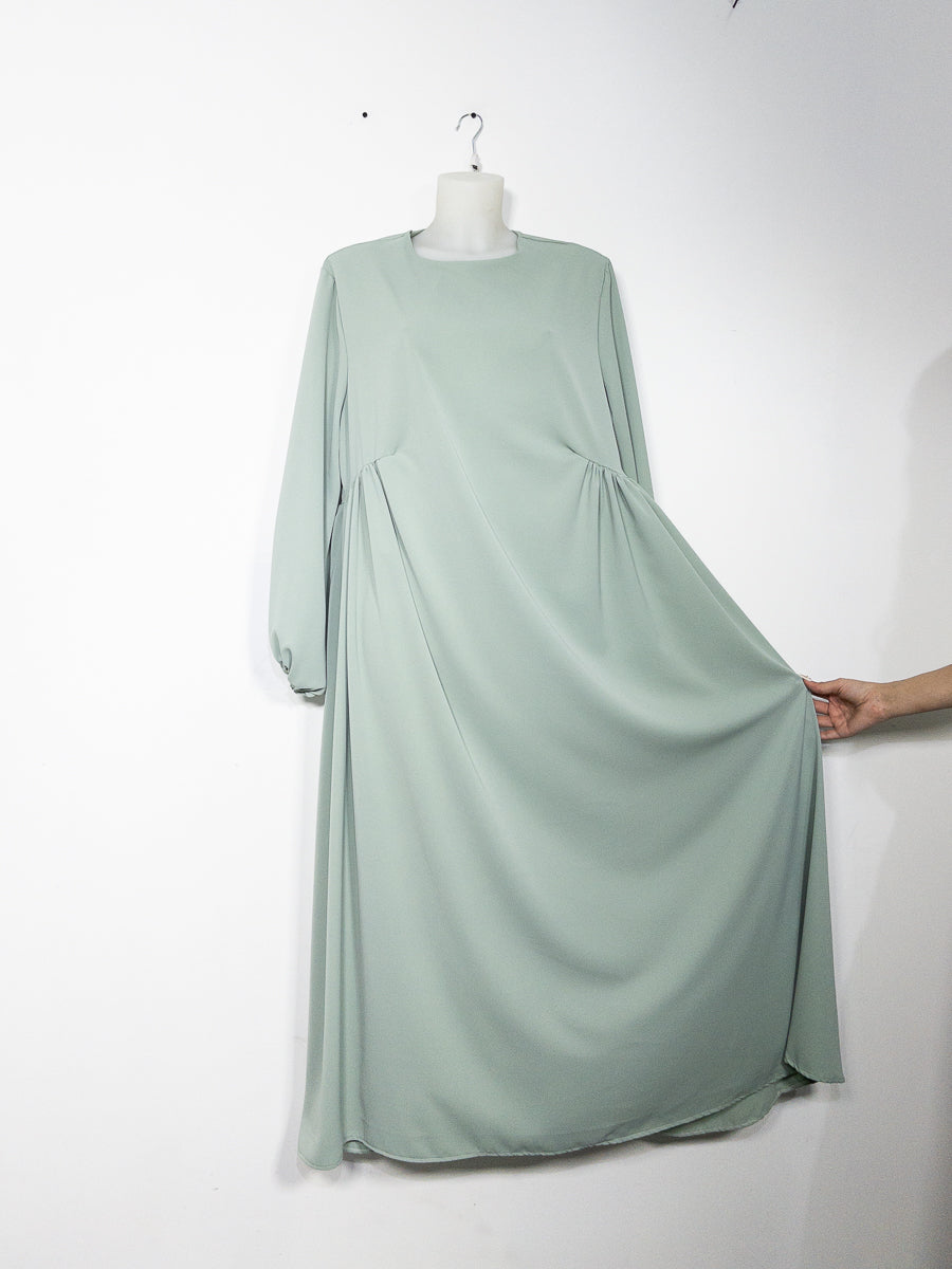 Robe abaya en Soie de Médine Ref: Ro2509pk - Robe abaya en Soie de Médine subtilement froncée au buste coupe fluide avec manches bouffantes