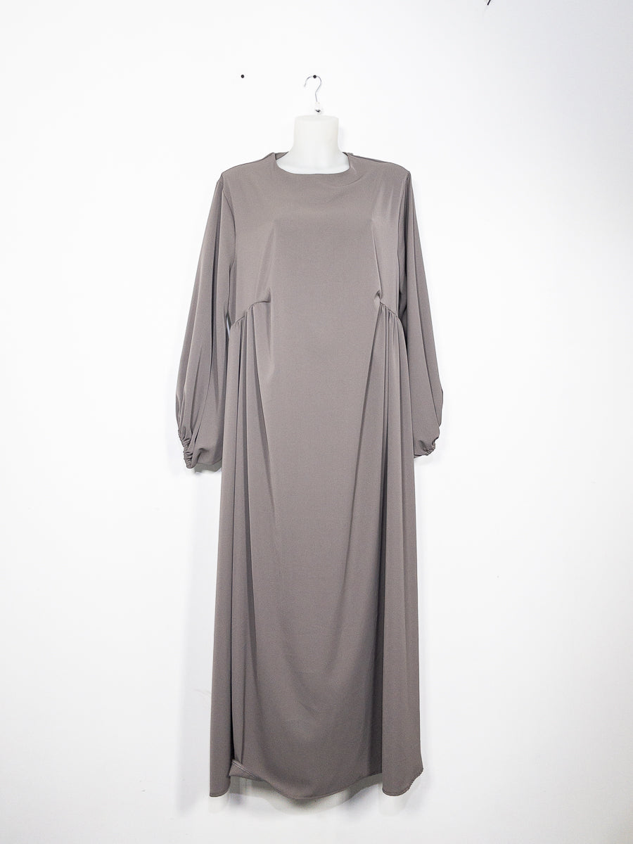 Robe abaya en Soie de Médine Ref: Ro2509pk - Robe abaya en Soie de Médine subtilement froncée au buste coupe fluide avec manches bouffantes