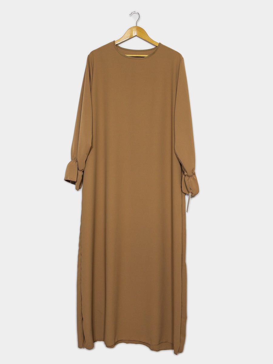 Abaya longue large ref: Ro2316pk- Abaya Longue Large en soie de Médine manches volantées chic et décontracté