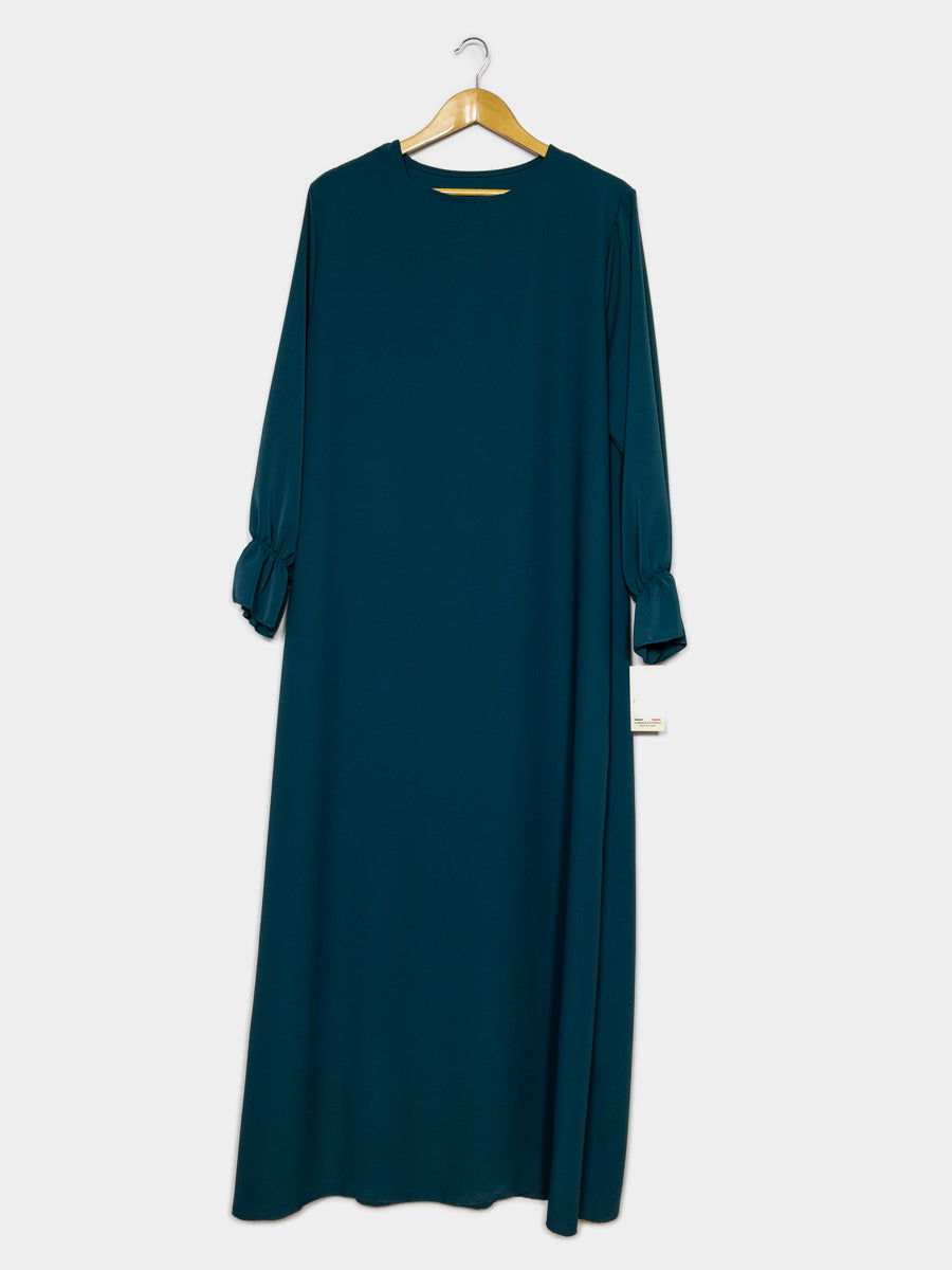 Abaya longue large ref: Ro2316pk- Abaya Longue Large en soie de Médine manches volantées chic et décontracté