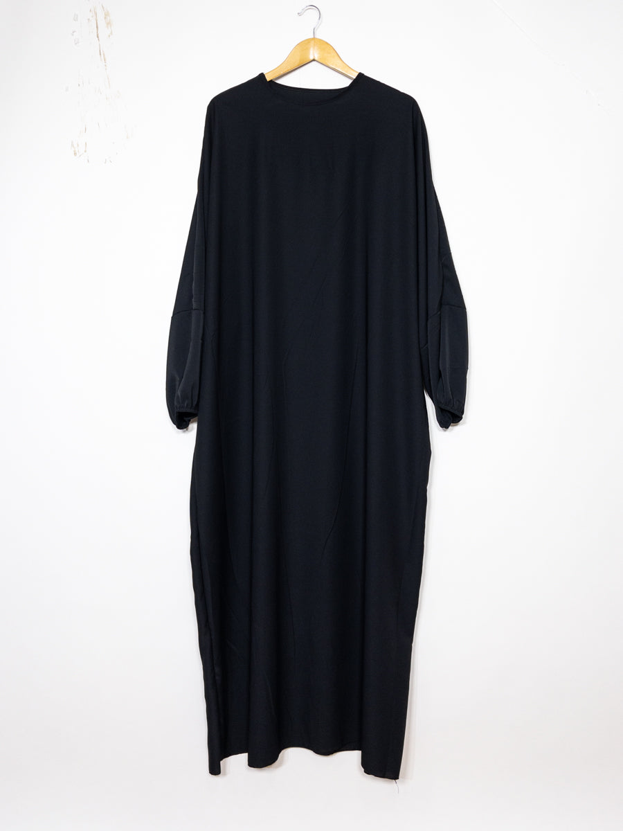 Abaya longue large en Soie de Médine ref: Ro2303pk - Abaya longue large en Soie de Médine ample et fluide avec manches bouffantes