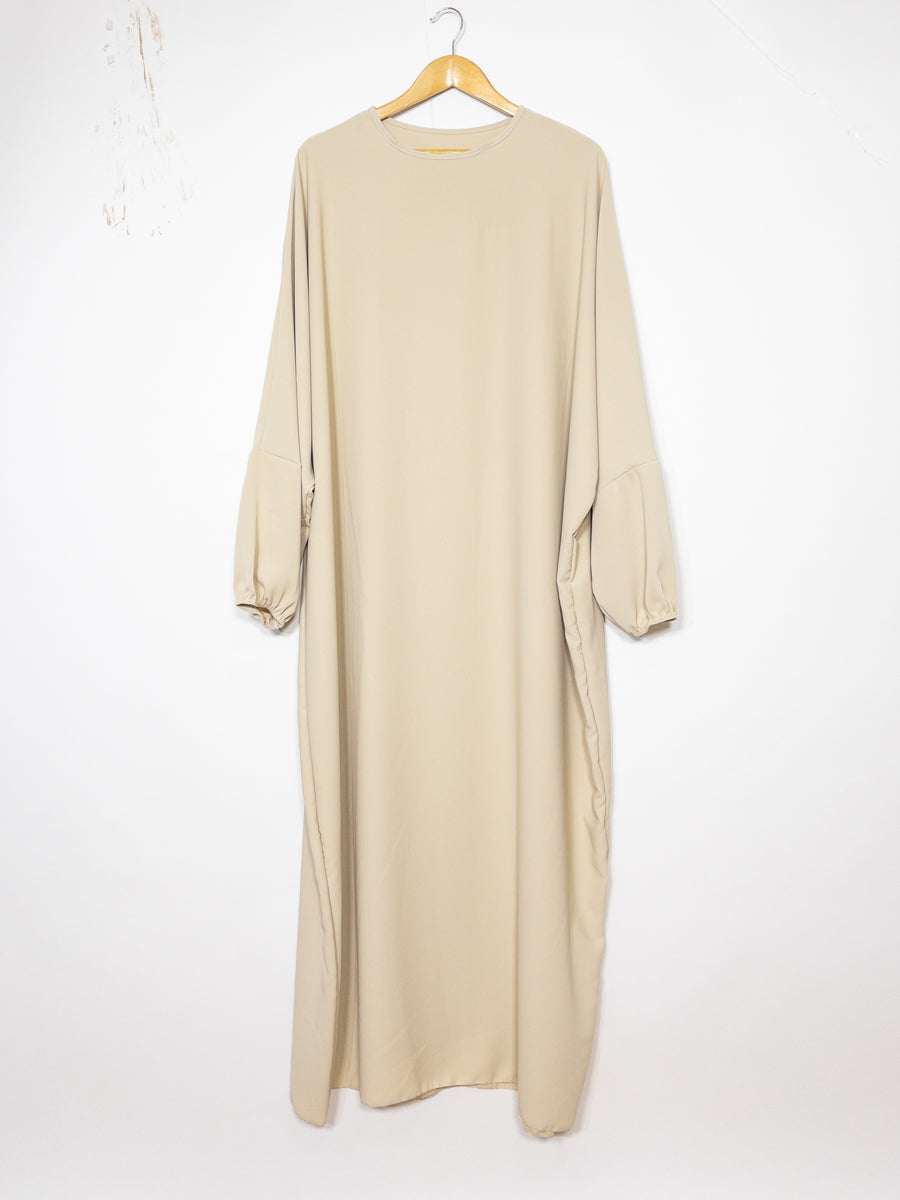 Abaya longue large en Soie de Médine ref: Ro2303pk - Abaya longue large en Soie de Médine ample et fluide avec manches bouffantes