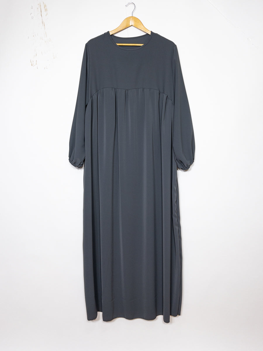 Abaya longue femme REF: RO2326PK - Abaya longue femme en soie de medine tissu fluide et doux , coupe ample et élégante