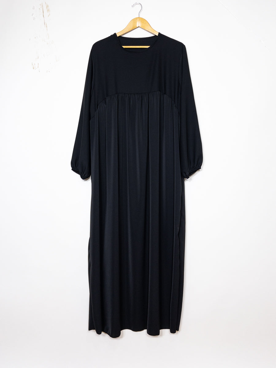 Abaya longue femme REF: RO2326PK - Abaya longue femme en soie de medine tissu fluide et doux , coupe ample et élégante