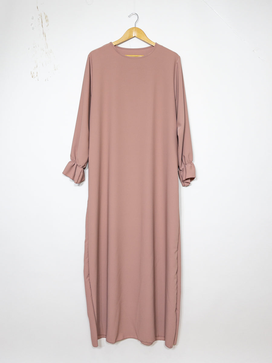 Abaya longue large ref: Ro2316pk- Abaya Longue Large en soie de Médine manches volantées chic et décontracté