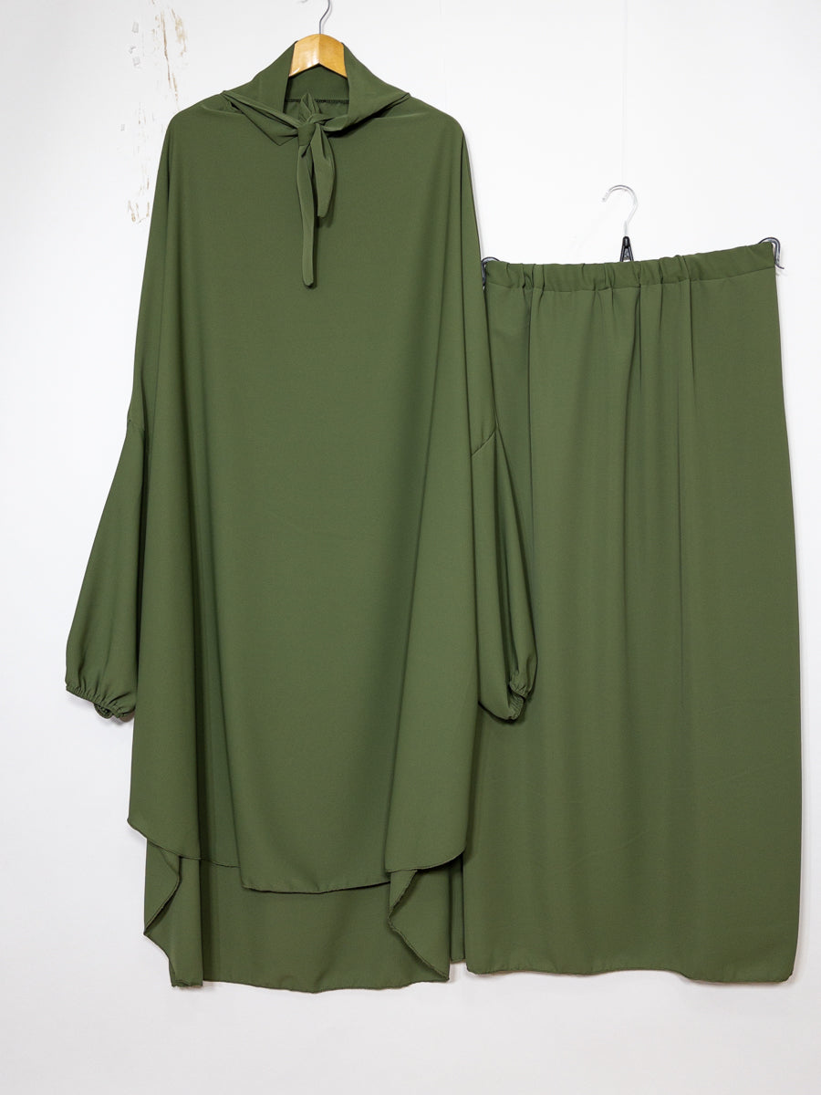 Jilbeb ensemble deux pièces en soie de Médine REF: En2310pk - Ce joli ensemble comprend un jilbeb et une jupe fluide et élégant