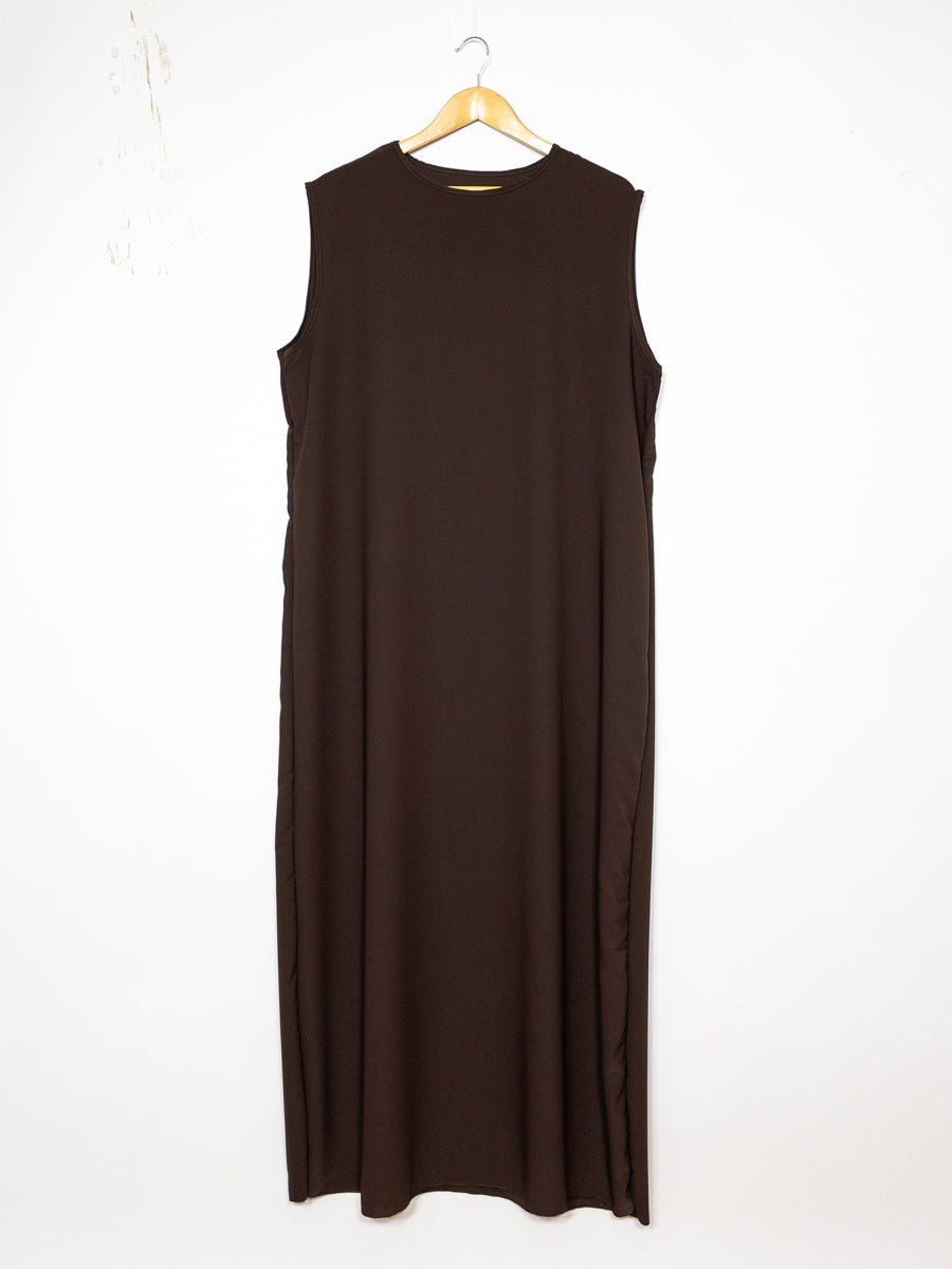 Abaya longue large ref: Ro2353pk - Abaya Longue Sans Manches en Soie de Médine manche courte fluide et légère