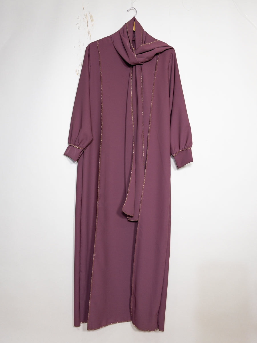 Abaya longue femme REF: Ro2369pk Robe Abaya en Soie de Médine avec Écharpe style raffiné et sa touche dorée