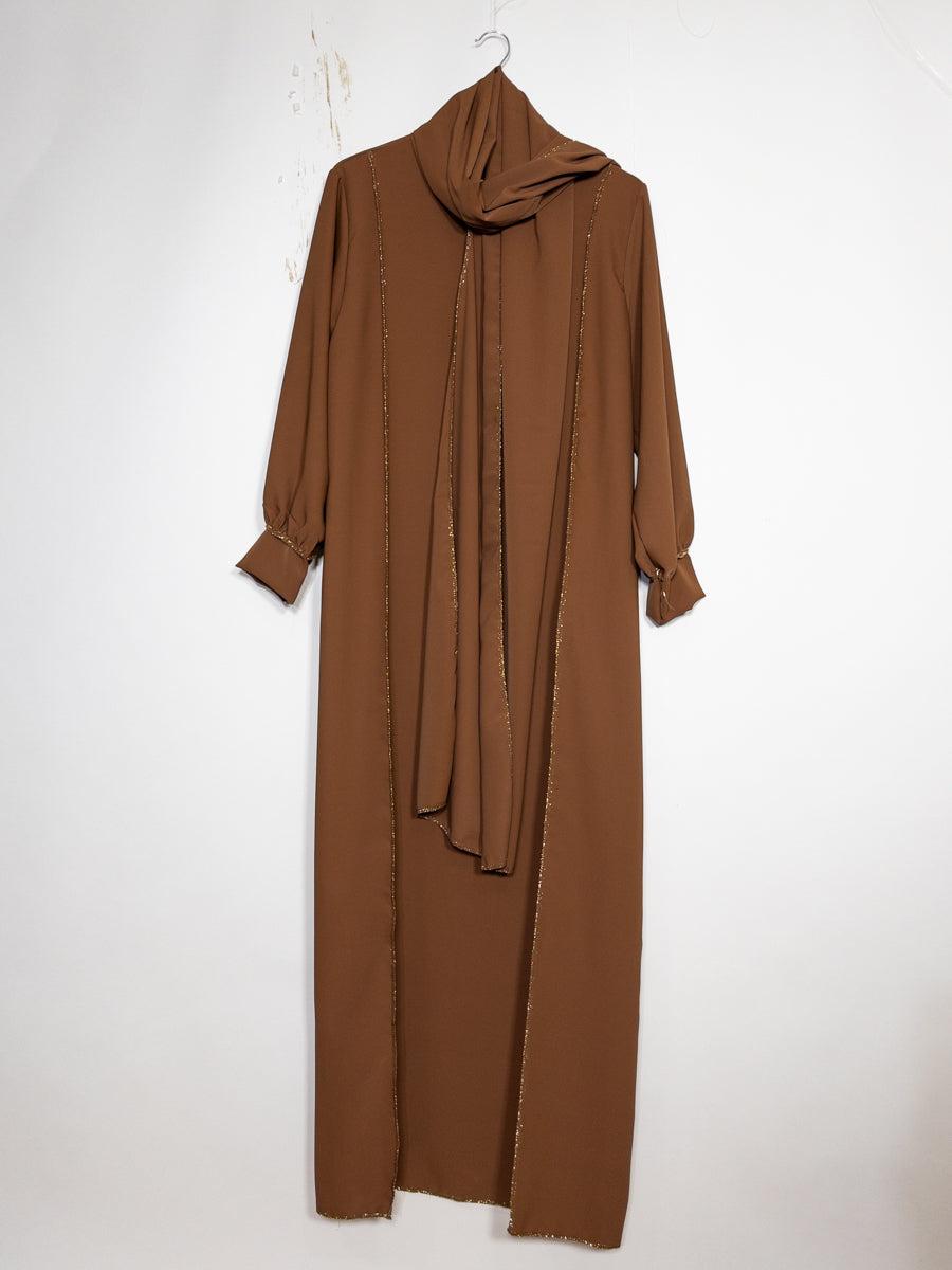 Abaya longue femme REF: Ro2369pk Robe Abaya en Soie de Médine avec Écharpe style raffiné et sa touche dorée