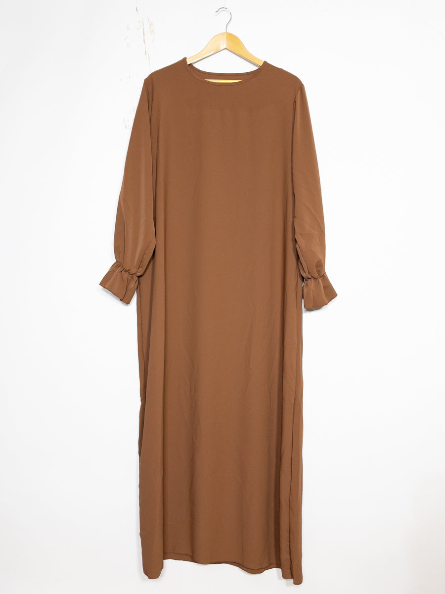 Abaya longue large ref: Ro2316pk- Abaya Longue Large en soie de Médine manches volantées chic et décontracté