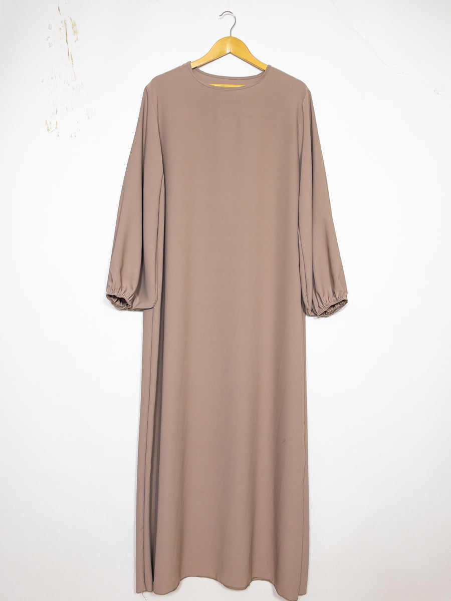 Robe Abaya en Soie de Médine - Modèle Ro2370pk - Manches ballon, fluide et confortable