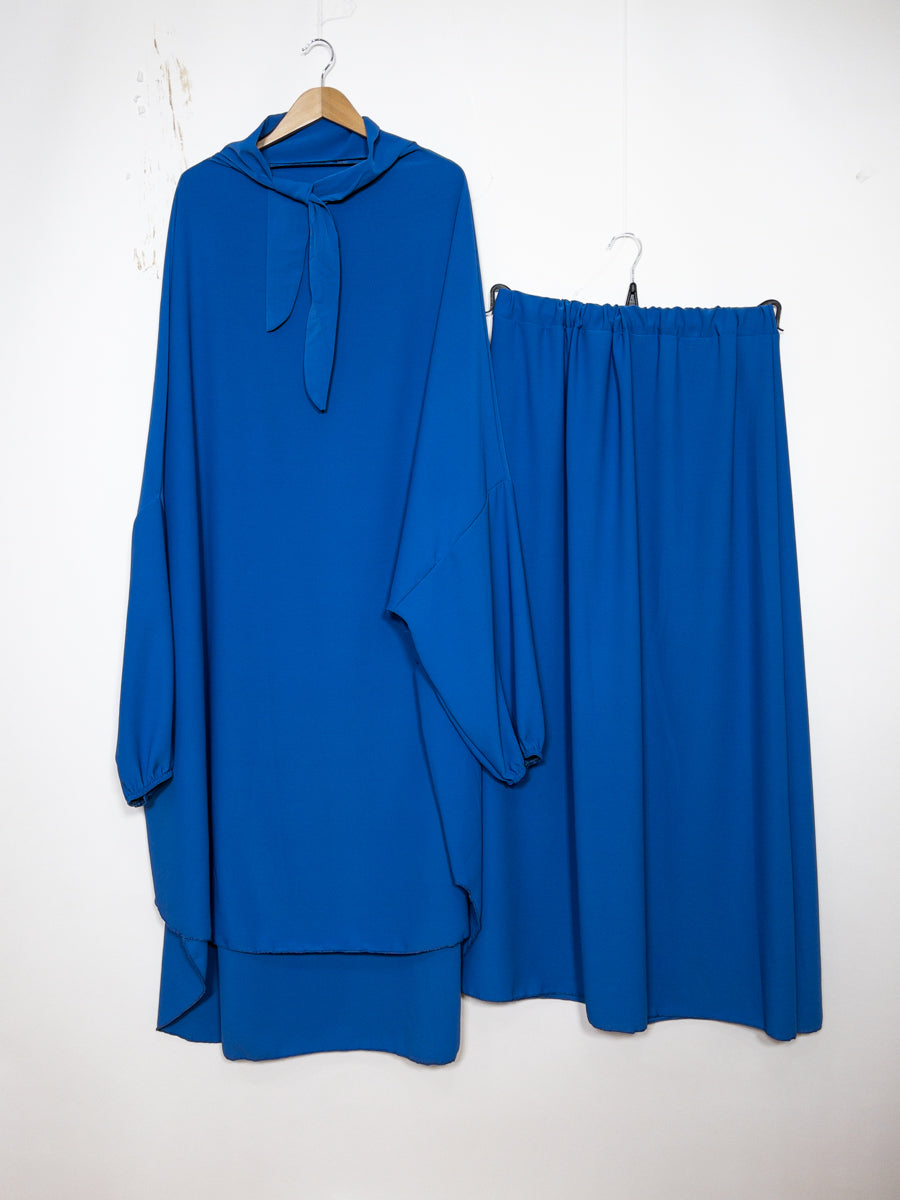Jilbeb ensemble deux pièces en soie de Médine REF: En2310pk - Ce joli ensemble comprend un jilbeb et une jupe fluide et élégant