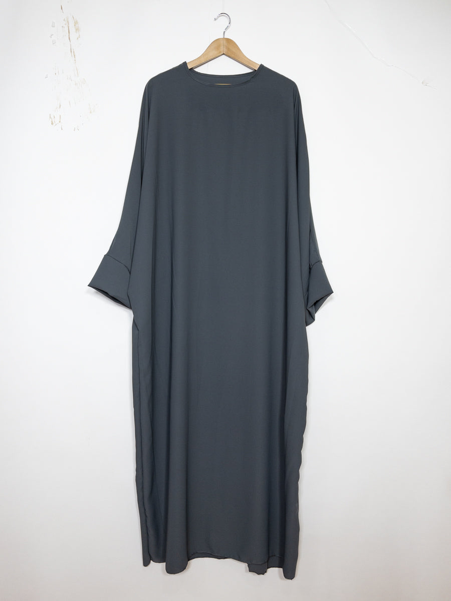 Abaya longue femme ref: ro2331pk - Abaya Longue en Soie de Médine à Manches Papillon fluide, douce et confortable
