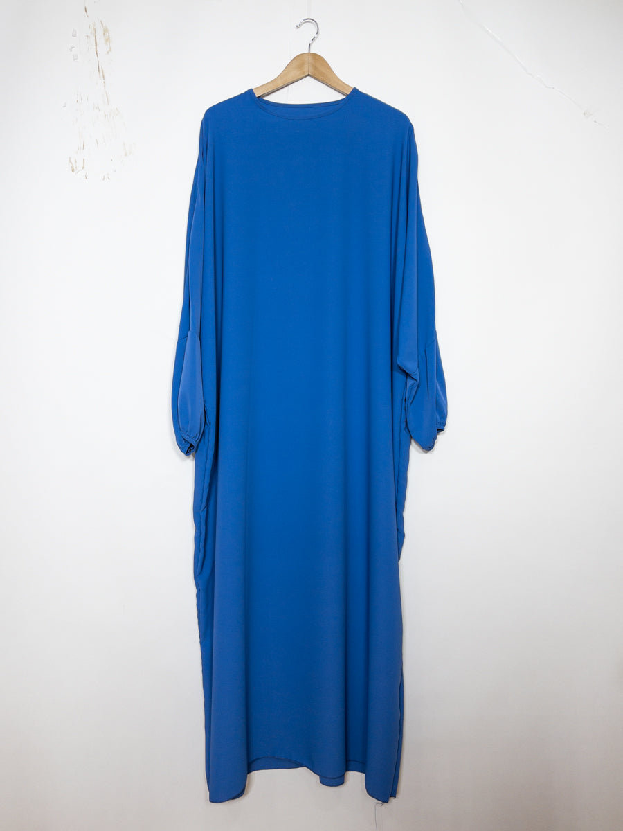 Abaya longue large en Soie de Médine ref: Ro2303pk - Abaya longue large en Soie de Médine ample et fluide avec manches bouffantes