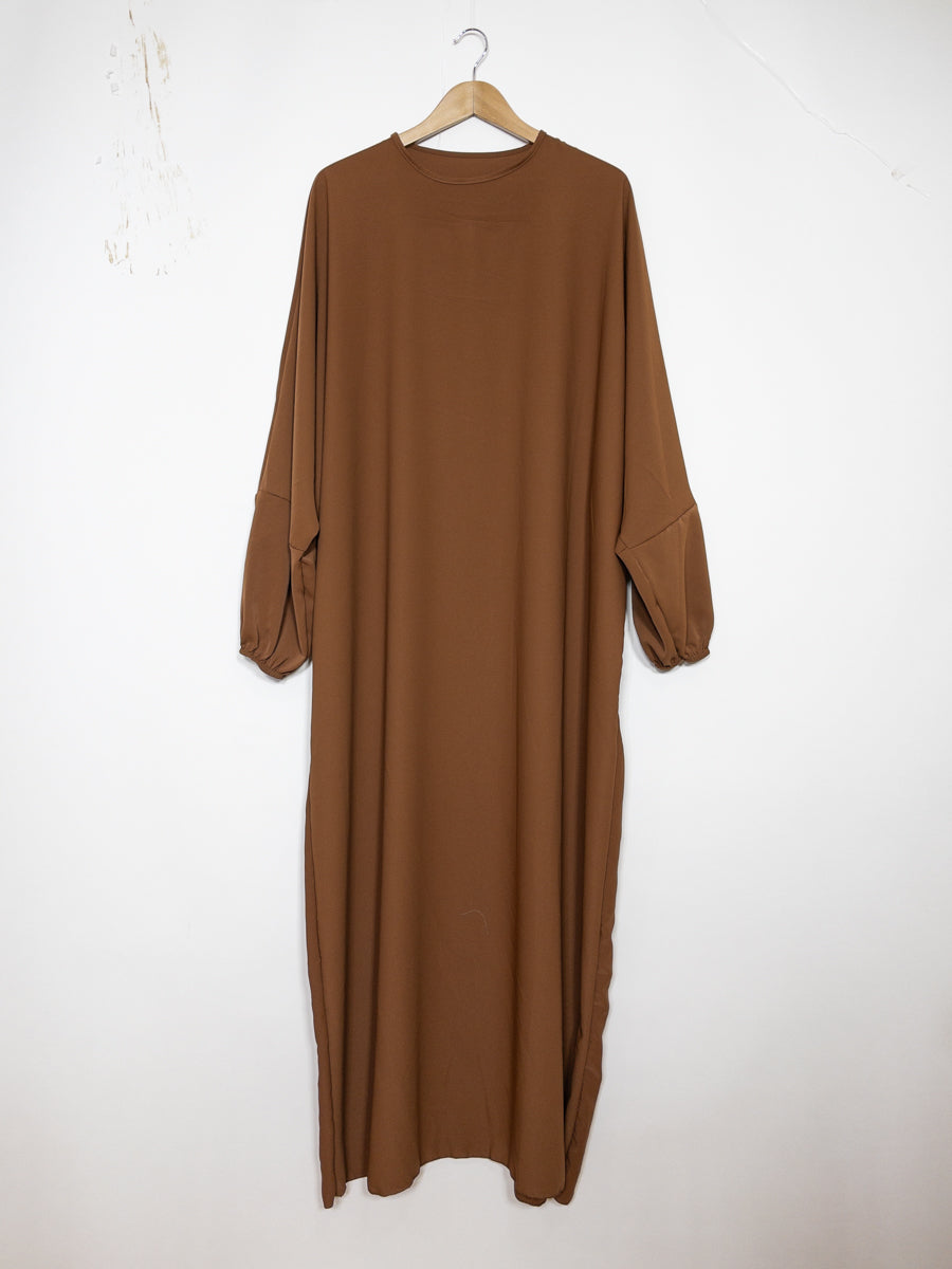 Abaya longue large en Soie de Médine ref: Ro2303pk - Abaya longue large en Soie de Médine ample et fluide avec manches bouffantes