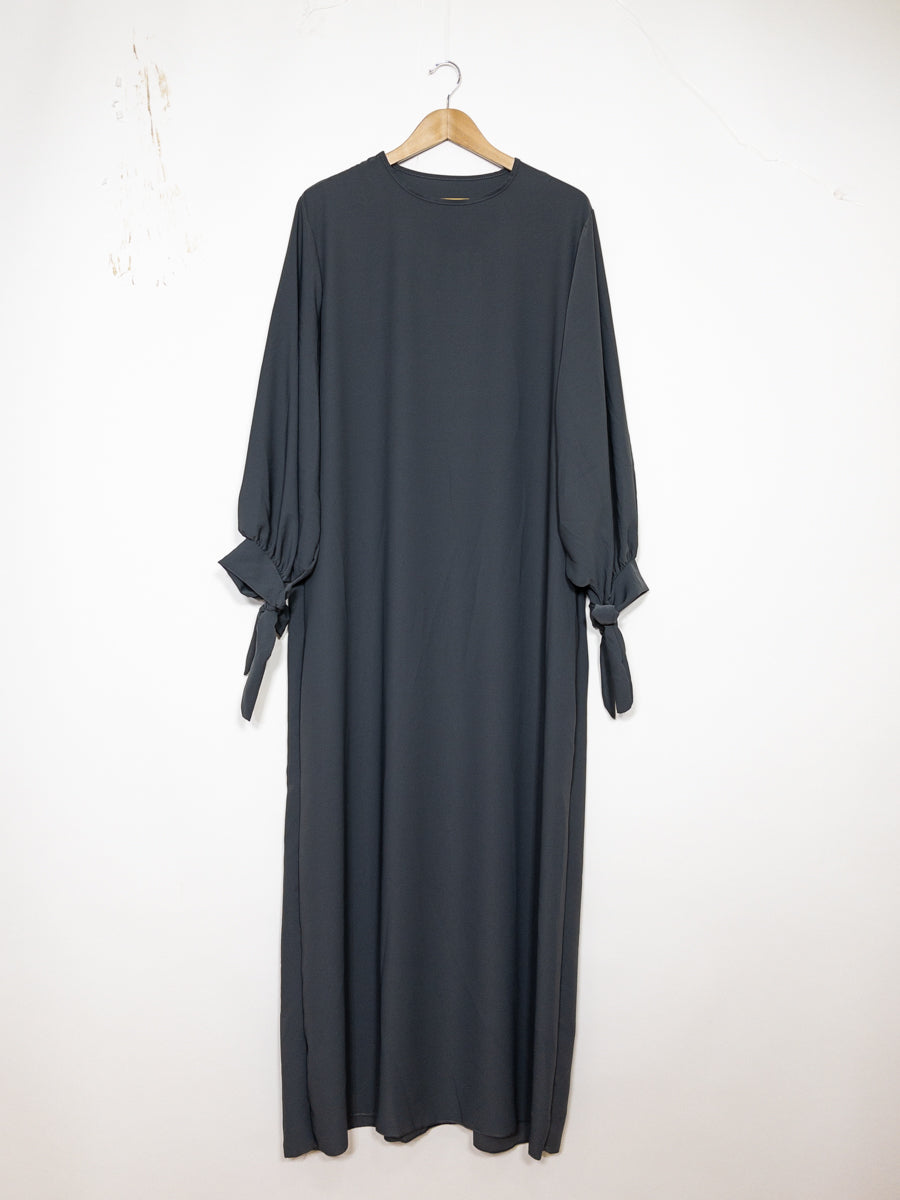 Abaya en soie de Médine RO2378PK - Elégante et fluide avec coupe ample et manches ballon avec joli nœud