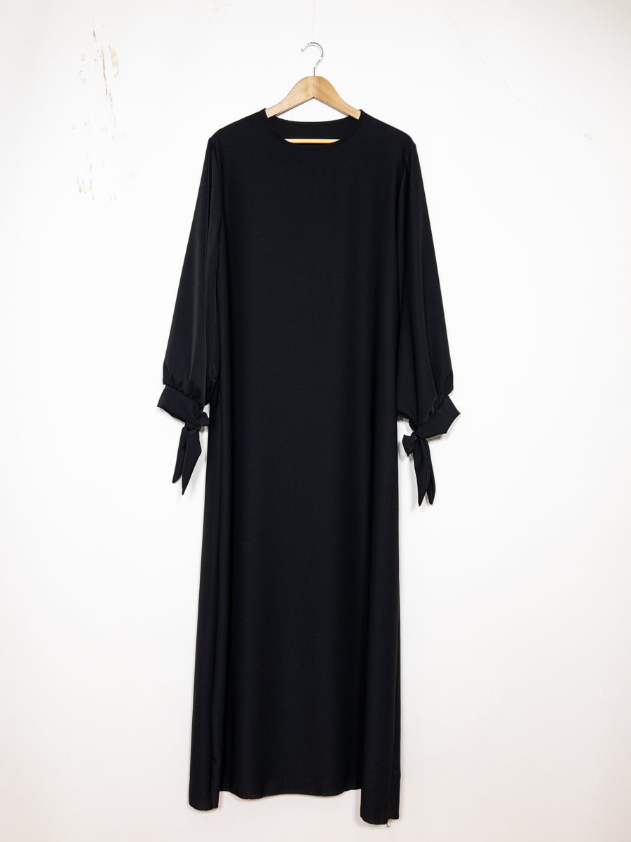 Abaya en soie de Médine RO2378PK - Elégante et fluide avec coupe ample et manches ballon avec joli nœud