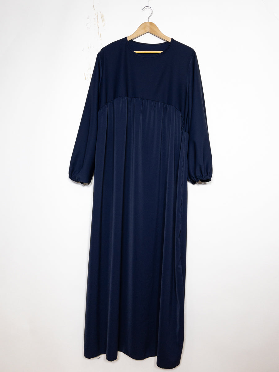 Abaya longue en soie de Médine REF: RO2379PK - légère, fluide et confortable