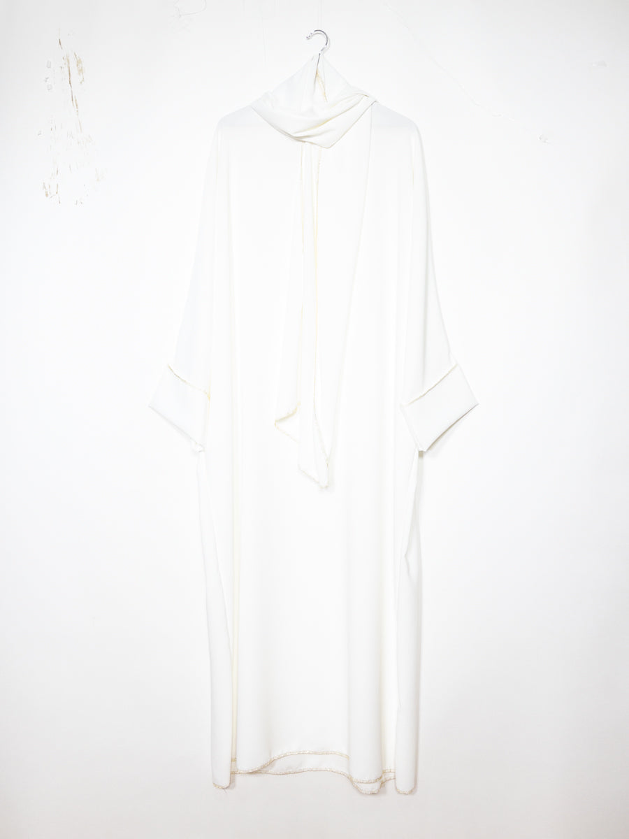 Abaya longue femme REF: Ro2381pk en soie de medine avec voile Intégré fluide et élégante
