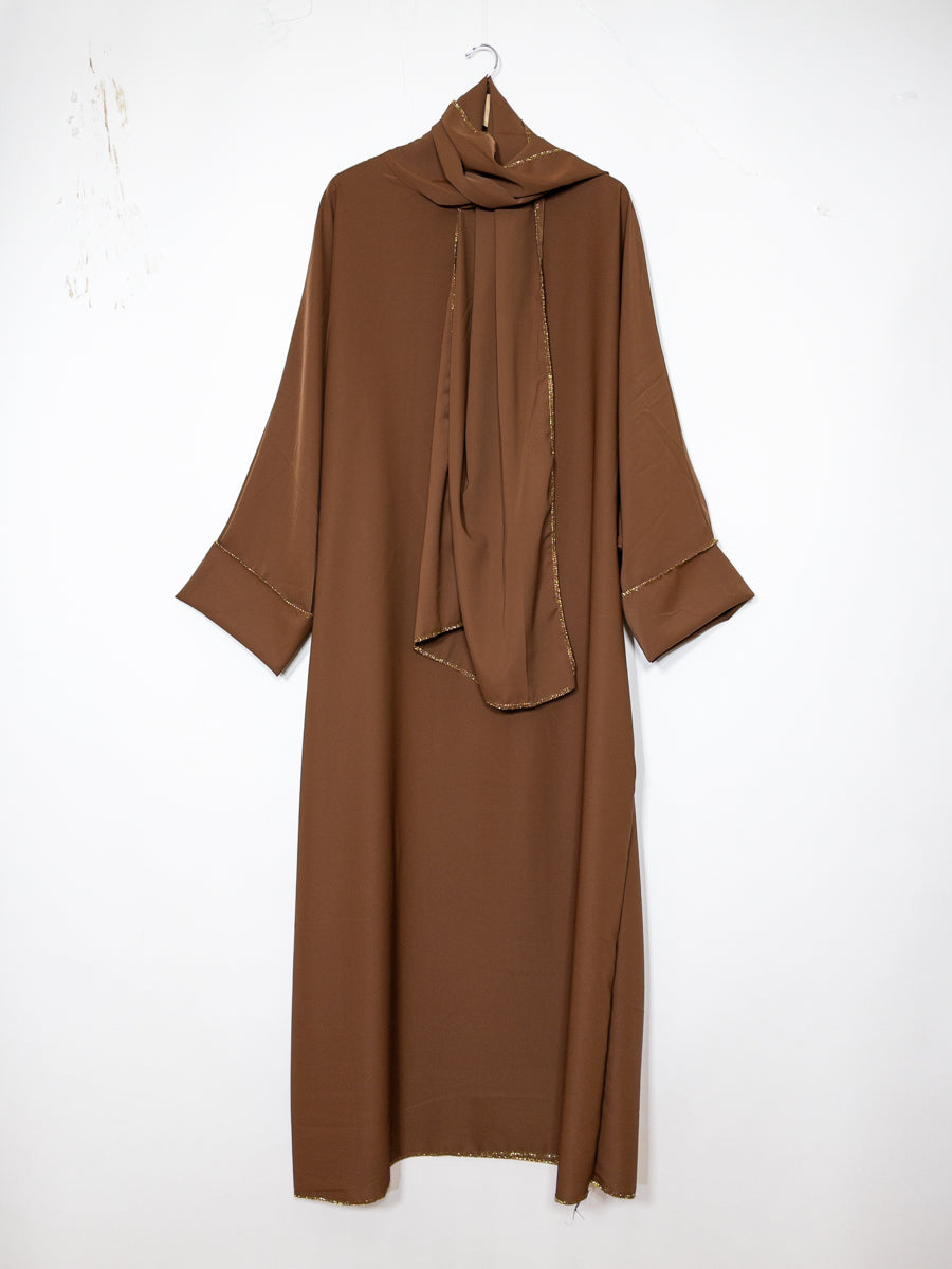 Abaya longue femme REF: Ro2381pk en soie de medine avec voile Intégré fluide et élégante