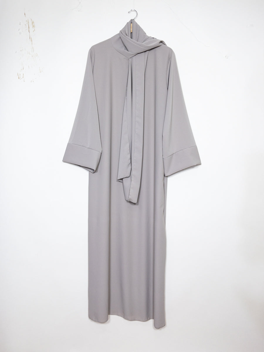 Abaya en soie de Médine pour femme ref:Ro2377pknml - voile intégré confortable et simple