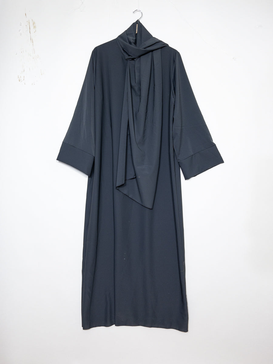 Abaya en soie de Médine pour femme ref:Ro2377pknml - voile intégré confortable et simple