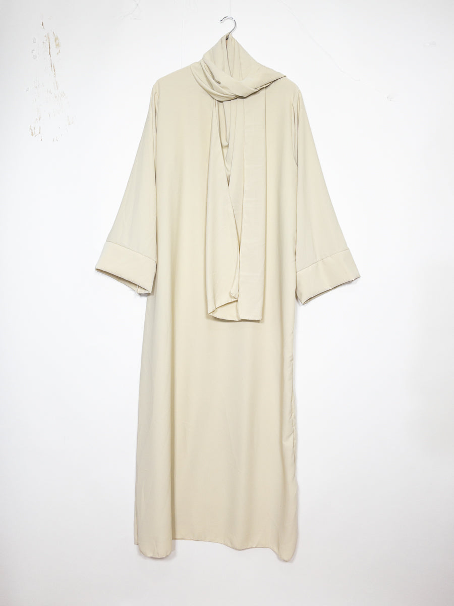 Abaya en soie de Médine pour femme ref:Ro2377pknml - voile intégré confortable et simple