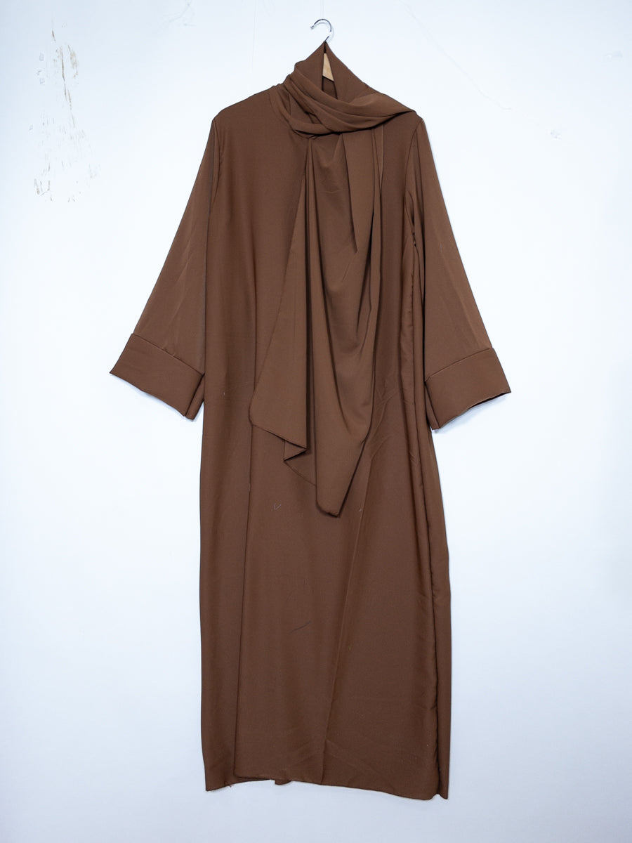 Abaya en soie de Médine pour femme ref:Ro2377pknml - voile intégré confortable et simple