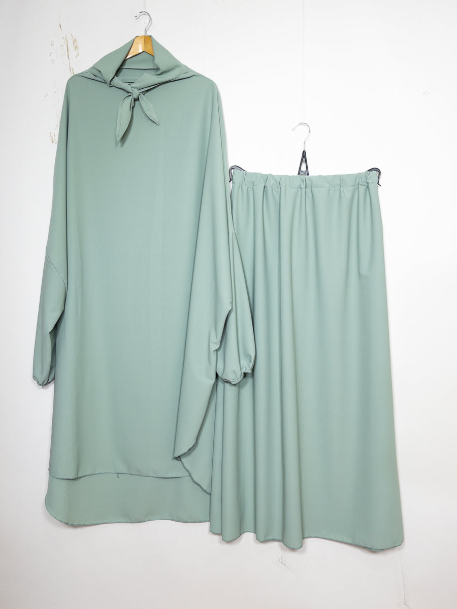 Jilbeb ensemble deux pièces en soie de Médine REF: En2310pk - Ce joli ensemble comprend un jilbeb et une jupe fluide et élégant