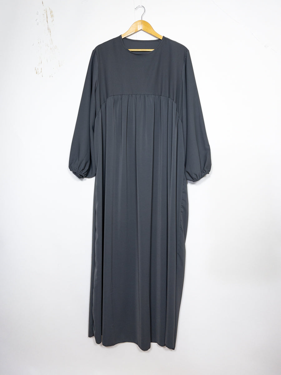 Abaya longue en soie de Médine REF: RO2379PK - légère, fluide et confortable