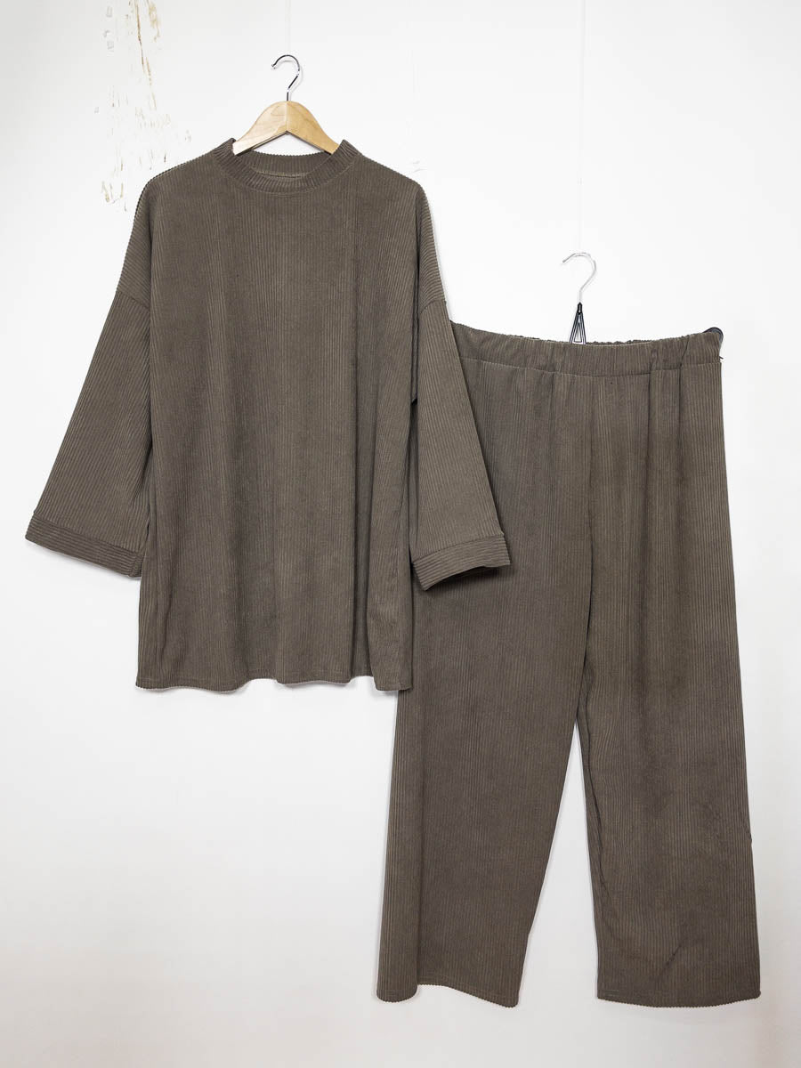 Ensemble côtelé pour l'hiver ref:2396 - Ensemble confortable Côtelé pour l’Hiver avec pantalon